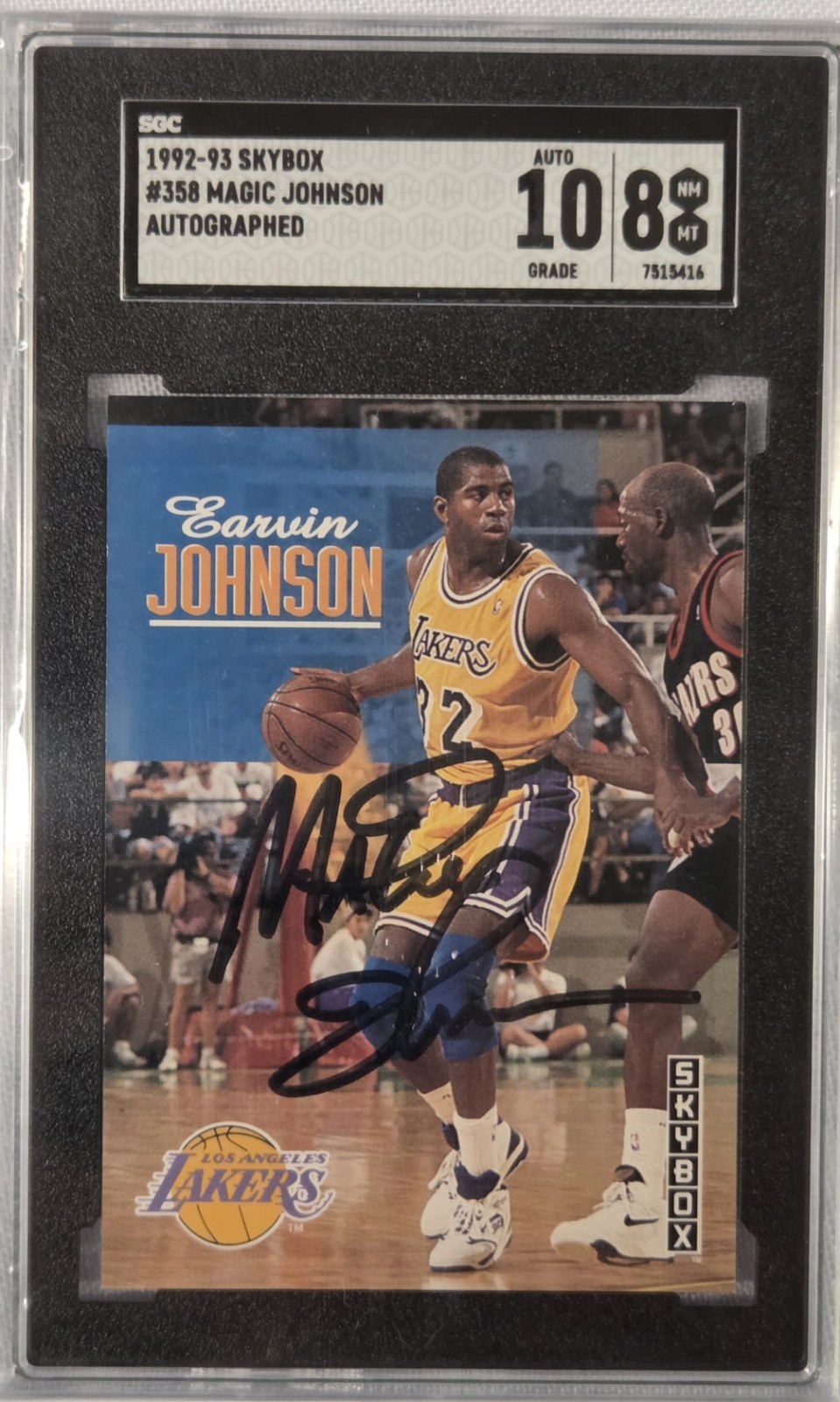 1992-93 SKYBOX #358 MAGIC JOHNSON 💎FACTORY AUTO💎 WITH LOGO STAMP SGC NM/MT 8