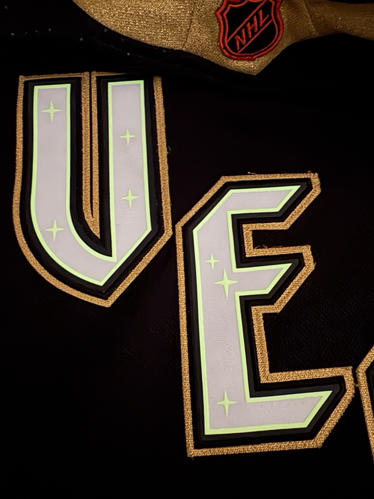Vegas Golden Knights Reverse Retro Jersey Glow In the Dark Fight Strap Sz 54 XL