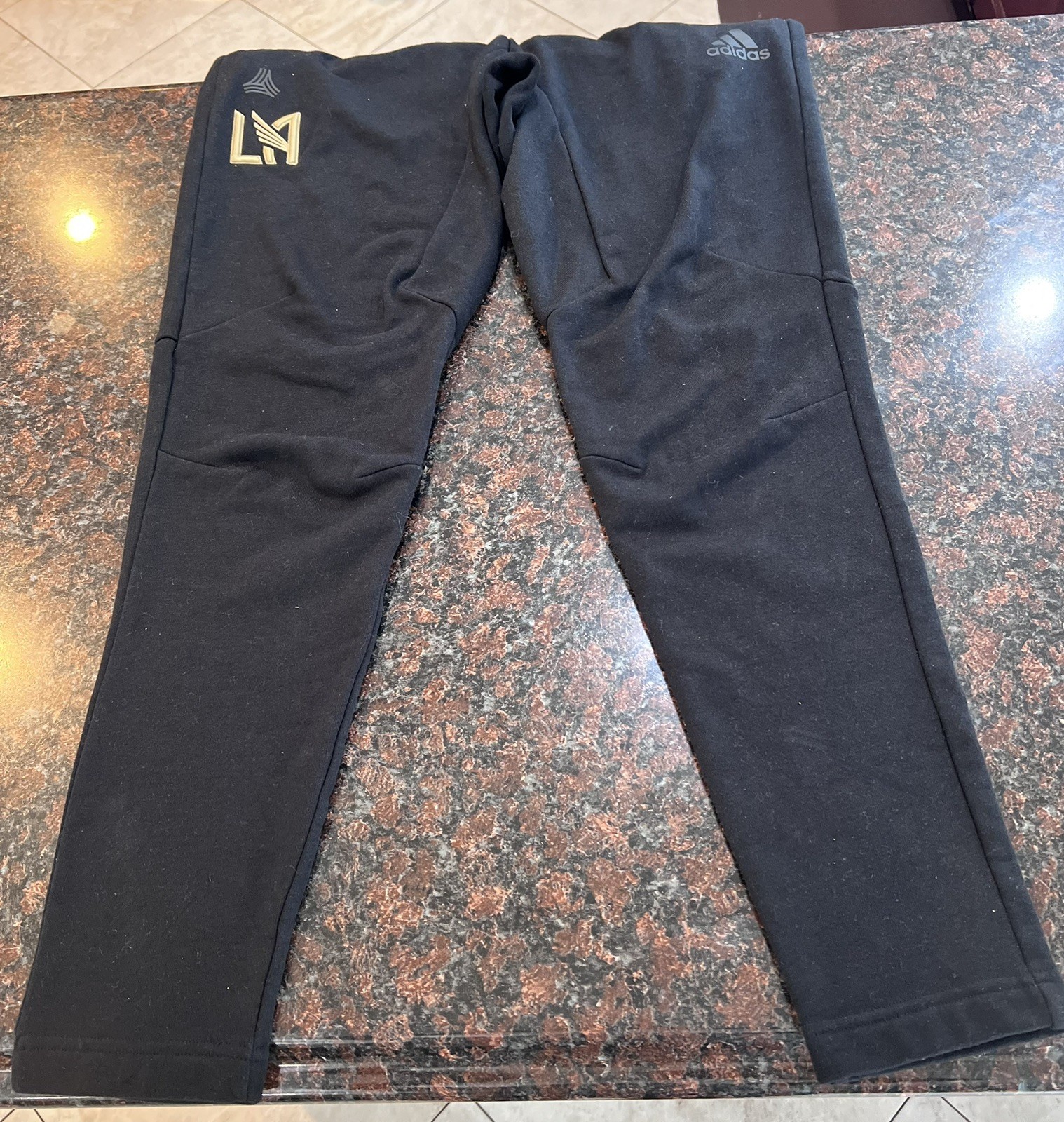 mens adidas pants Size M- MLS Black 577BA