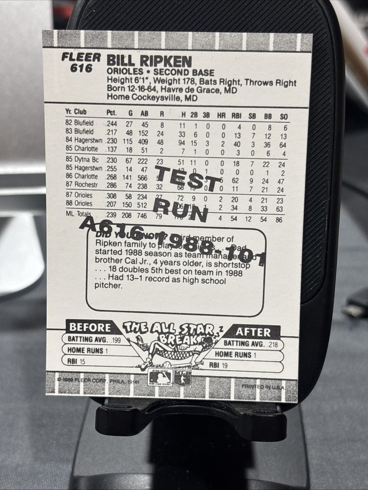 1989 Fleer Billy Ripken F FACE ‘TEST RUN’ Black & White Error Card NO.616
