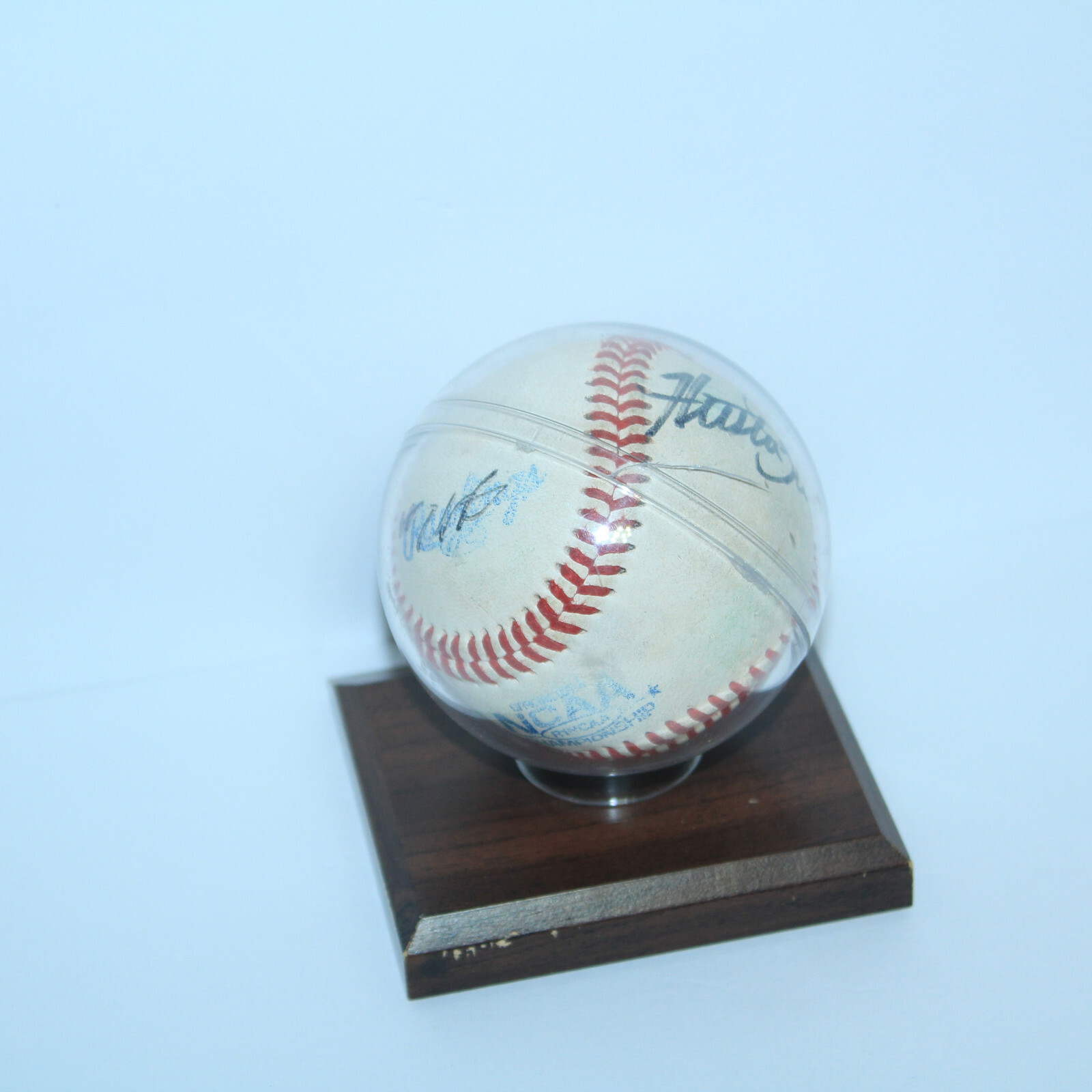 VERY COOL BIG 12 NCAA CHAMPIONSHIP 3-PLAYER SIGNED BASEBALL IN DISPLAY DOME