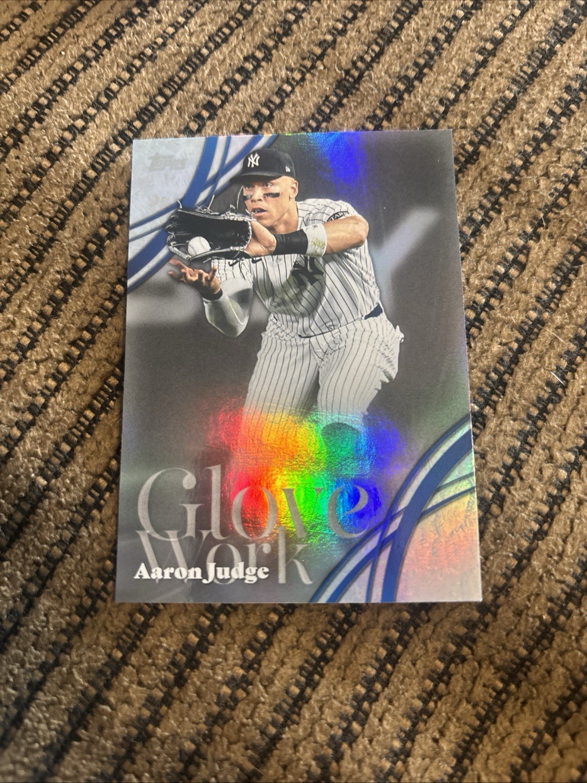 2026 Topps Aaron Judge Glove Work #GW-32 Rainbow Foil Refractor Yankees