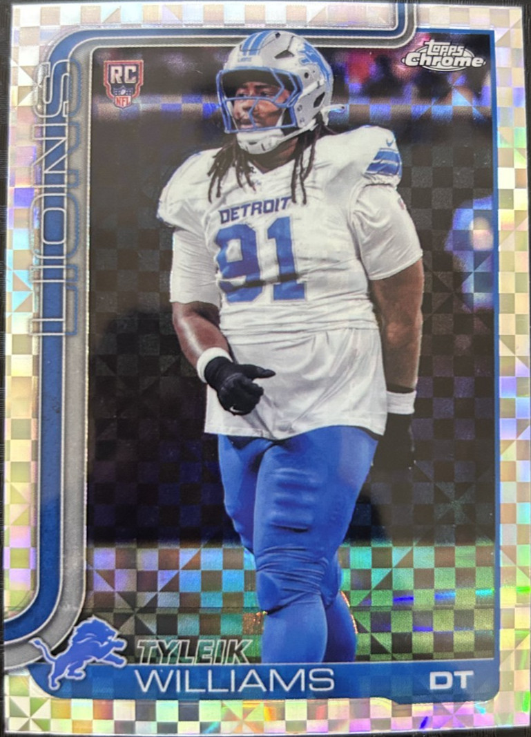 2025 Topps Chrome Tyleik Williams #364 X-FRACTOR ROOKIE