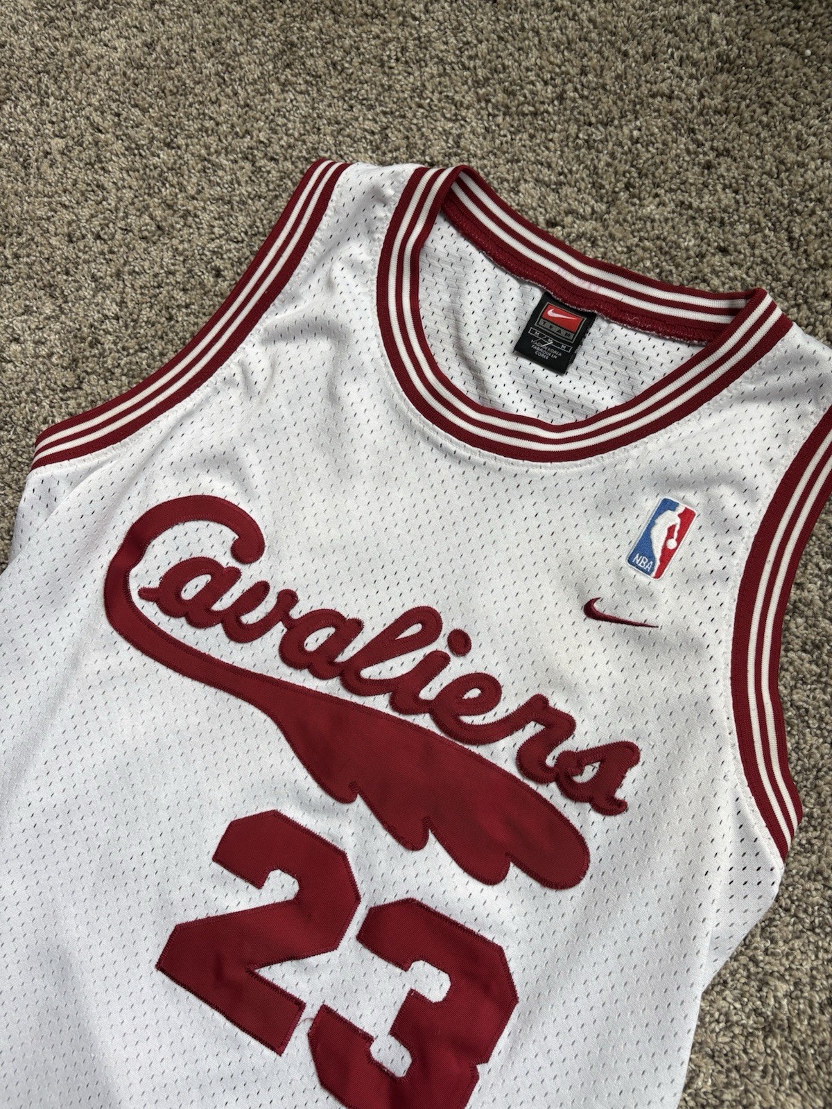 NIKE 2004 LEBRON JAMES CLEVELAND CAVALIERS 1972 THROWBACK JERSEY SIZE MEDIUM