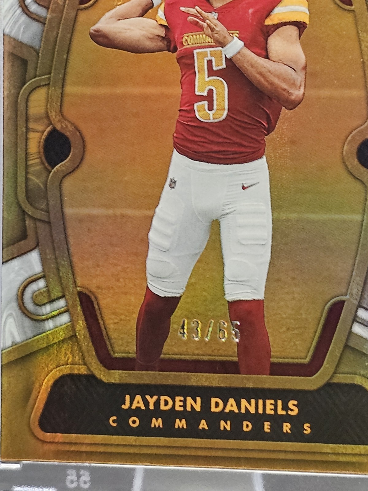 2024 Panini Gold Standard Jayden Daniels RC White Gold /65 #102 – Commanders