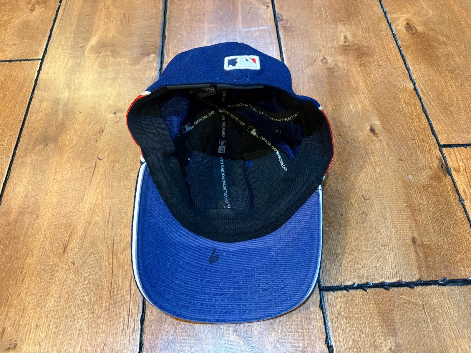 UNKNOWN GAME USED WORN CHICAGO CUBS HAT NEW ERA #6