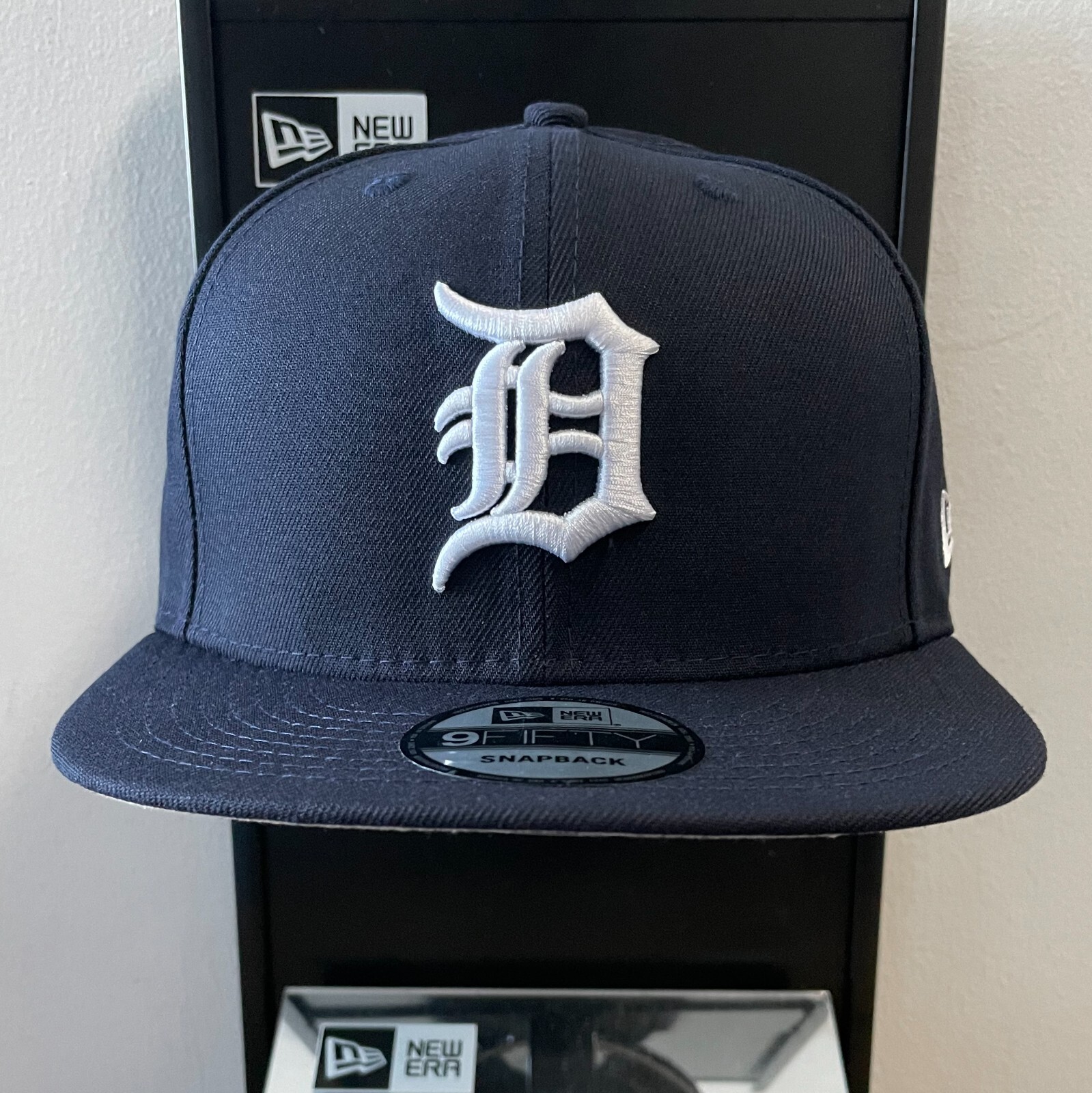 MLB – Detroit Tigers 9FIFTY Adjustable Snap-Back New Era Cap – Navy