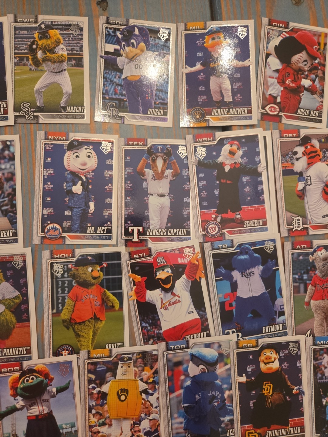 2026 TOPPS CELEBRATION MLB – Mascots FULL INSERT SET 30 Card Lot #M-1 -30