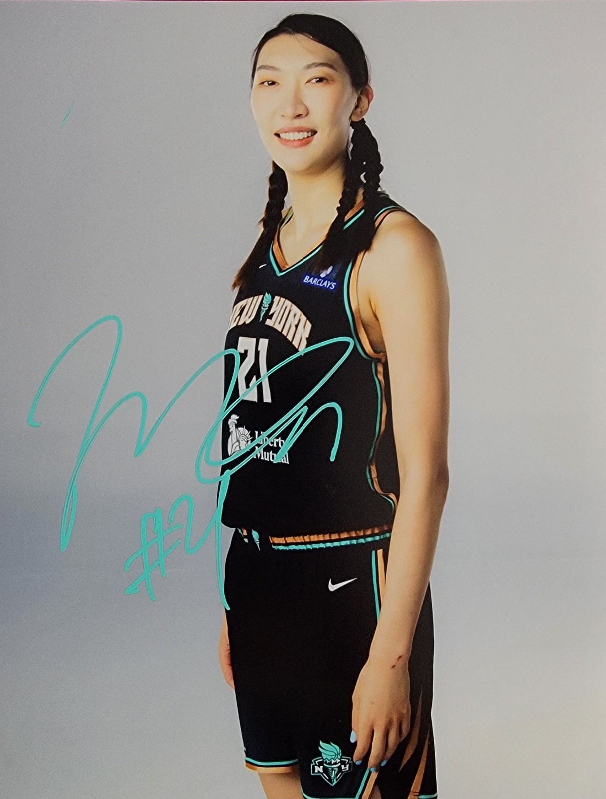 HAN XU HARD SIGNED AUTOGRAPH 8×10 PHOTO NY LIBERTY CHINA WNBA