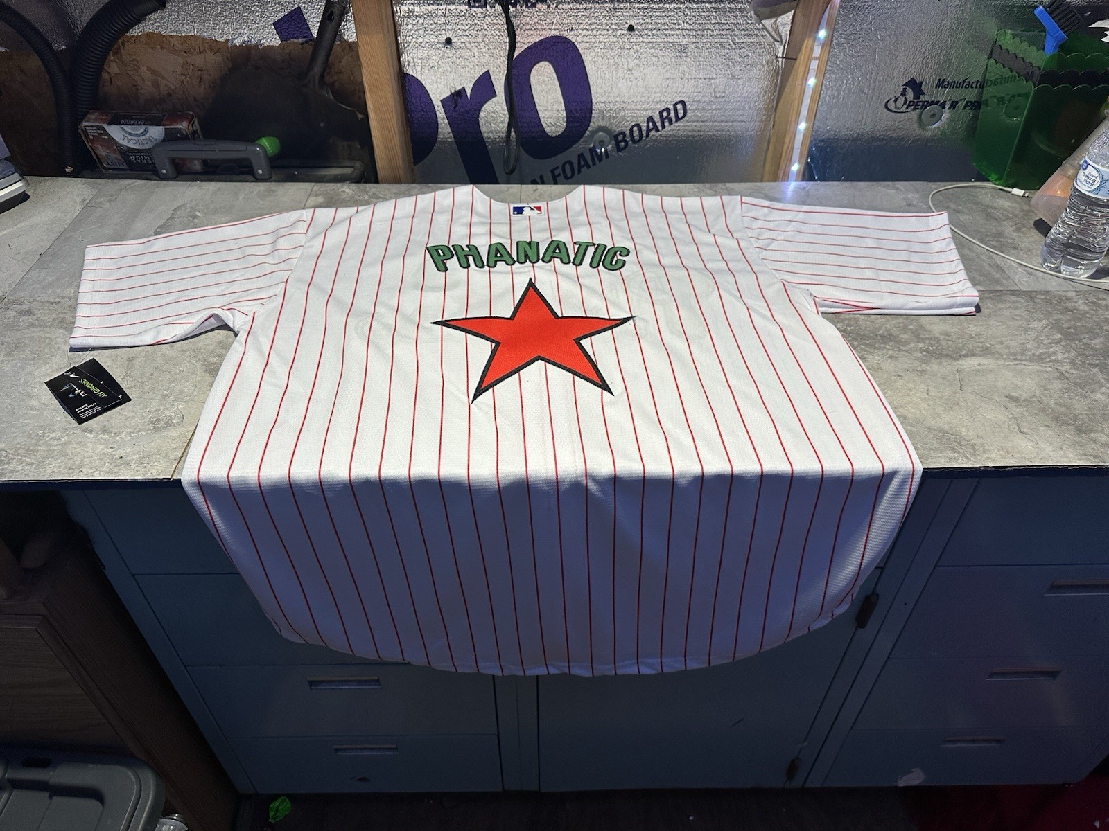 NWT Men’s 3XL Philadelphia Phillies PHANATIC Jersey Size XXXLarge. Old logo!