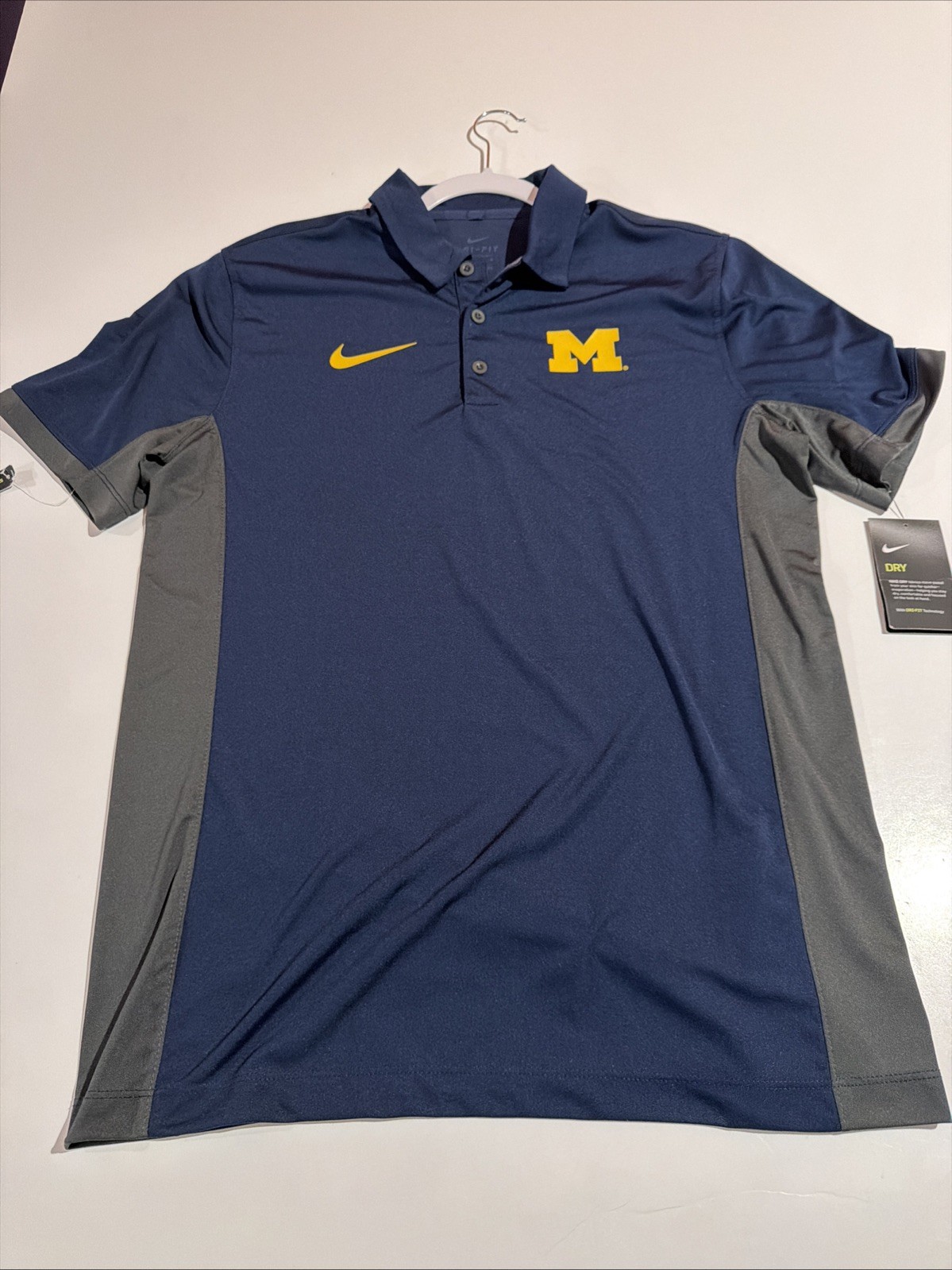 Nike NCAA Michigan Wolverines Evergreen Dri-FIT Polo Sz M 34901X Men’s NWT