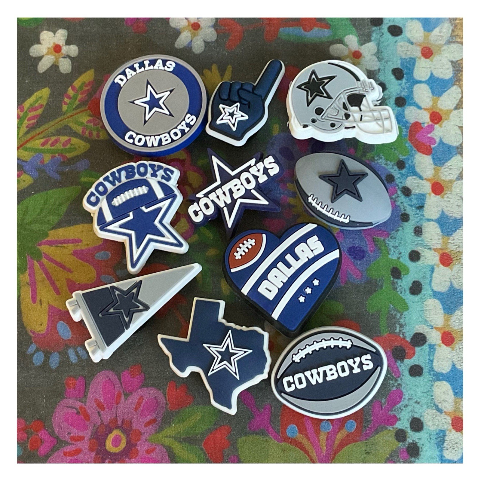 10 Piece DALLAS Football Team Shoe Charms Shoe Decorations NEW COWBOY