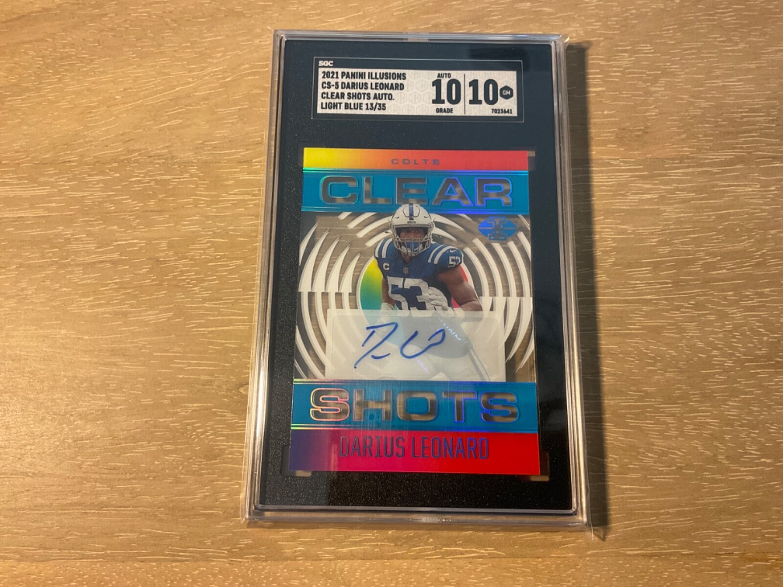 2021 Panini Illusions Darius Leonard Clear Shots Light Blue Auto /35 SGC 10 GEM