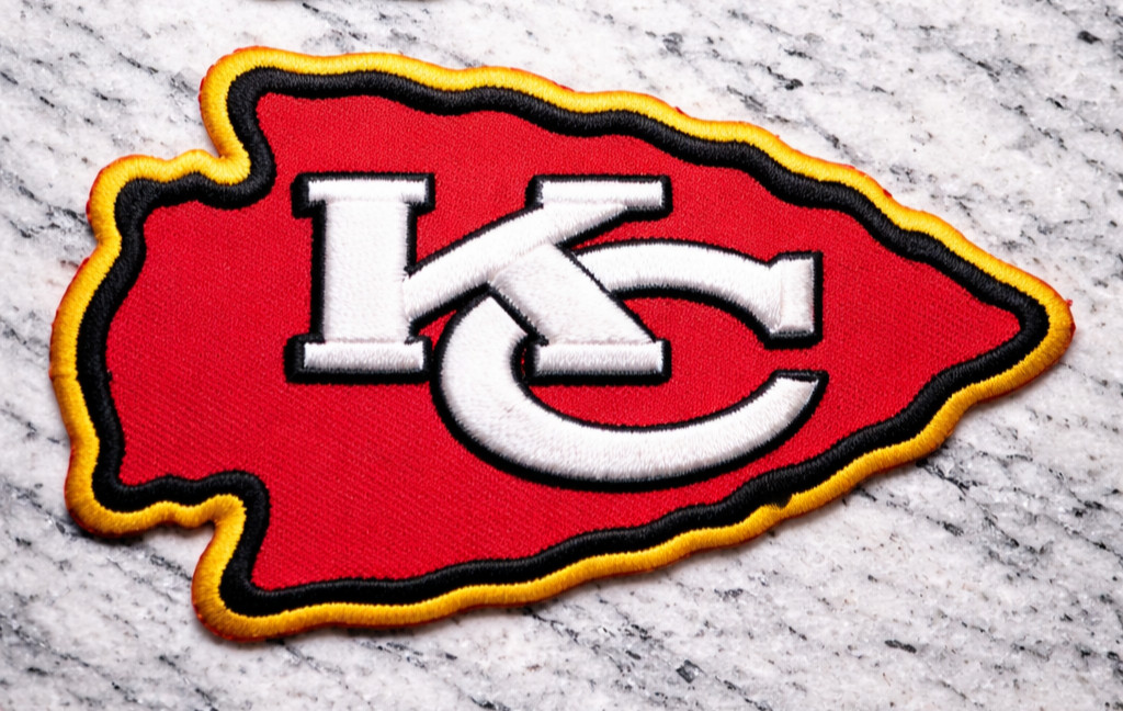 KANSAS CITY CHIEFS RED ARROW LOGO NFL EMBROIDERED IRON ON PATCH 4″X2″ FREE SHIP