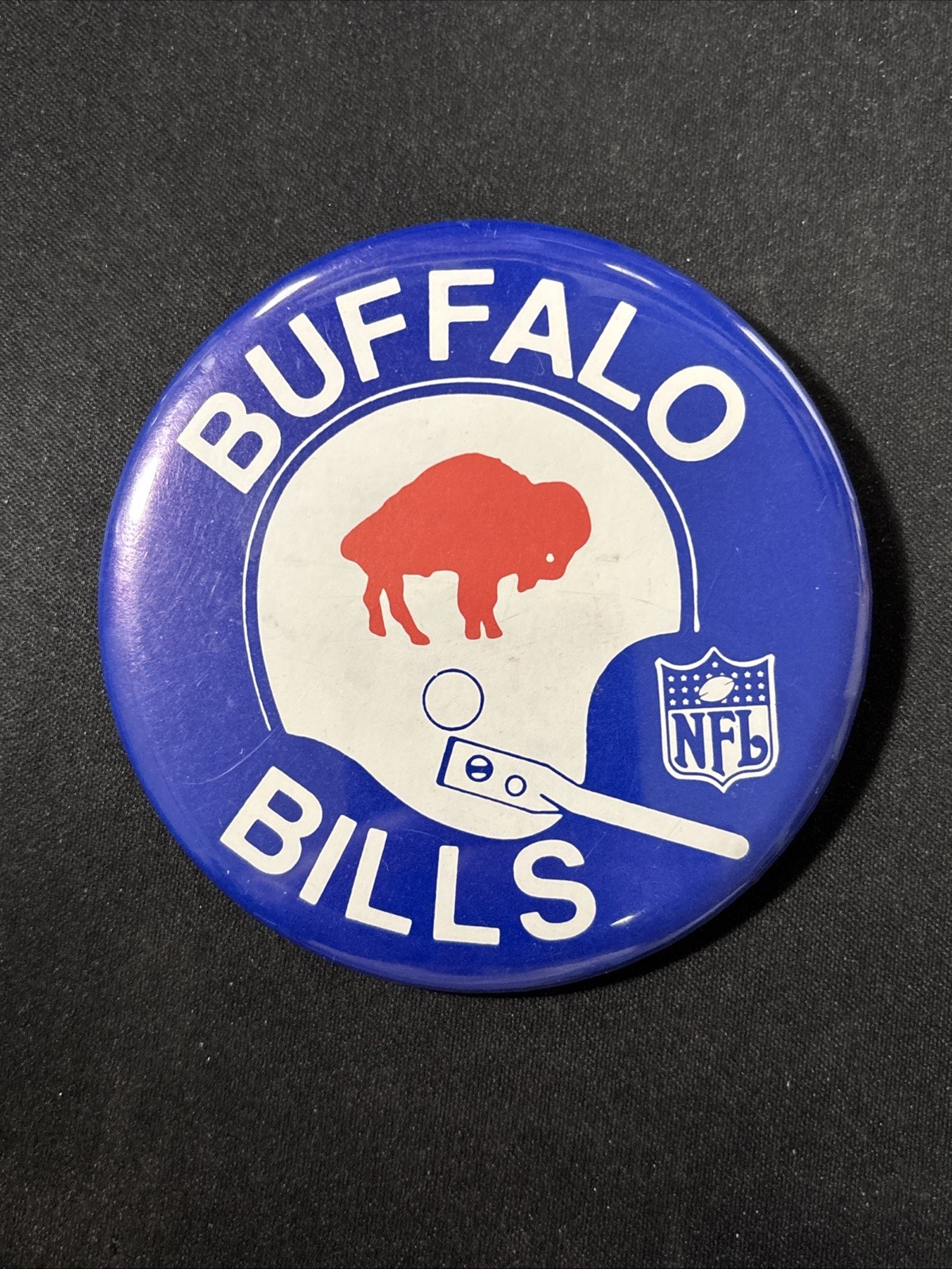 Vintage – Buffalo Bills – NFL Single Bar Button 3.5in. – NM Condition