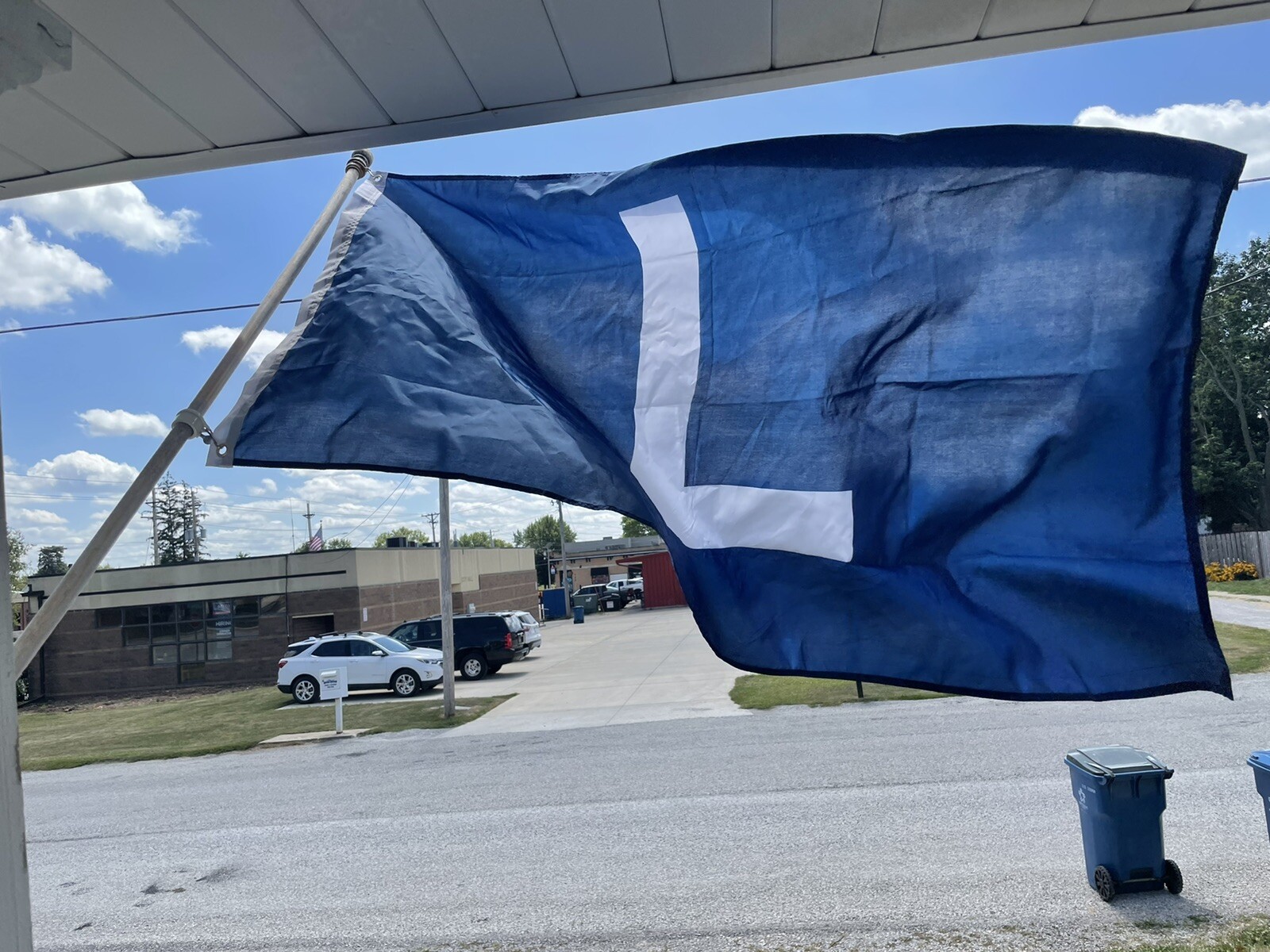 Chicago Cubs Lose Blue “L” Flag