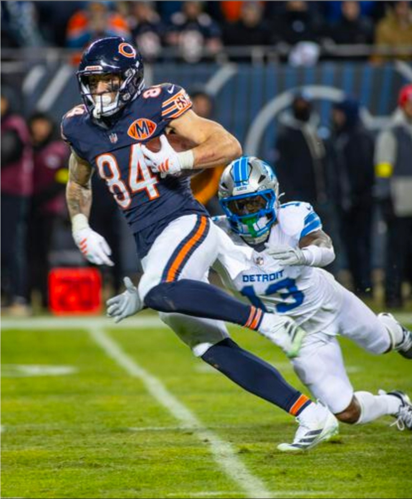 Chicago Bears Colston Loveland Football Player 13×19 Photograph Portrait
