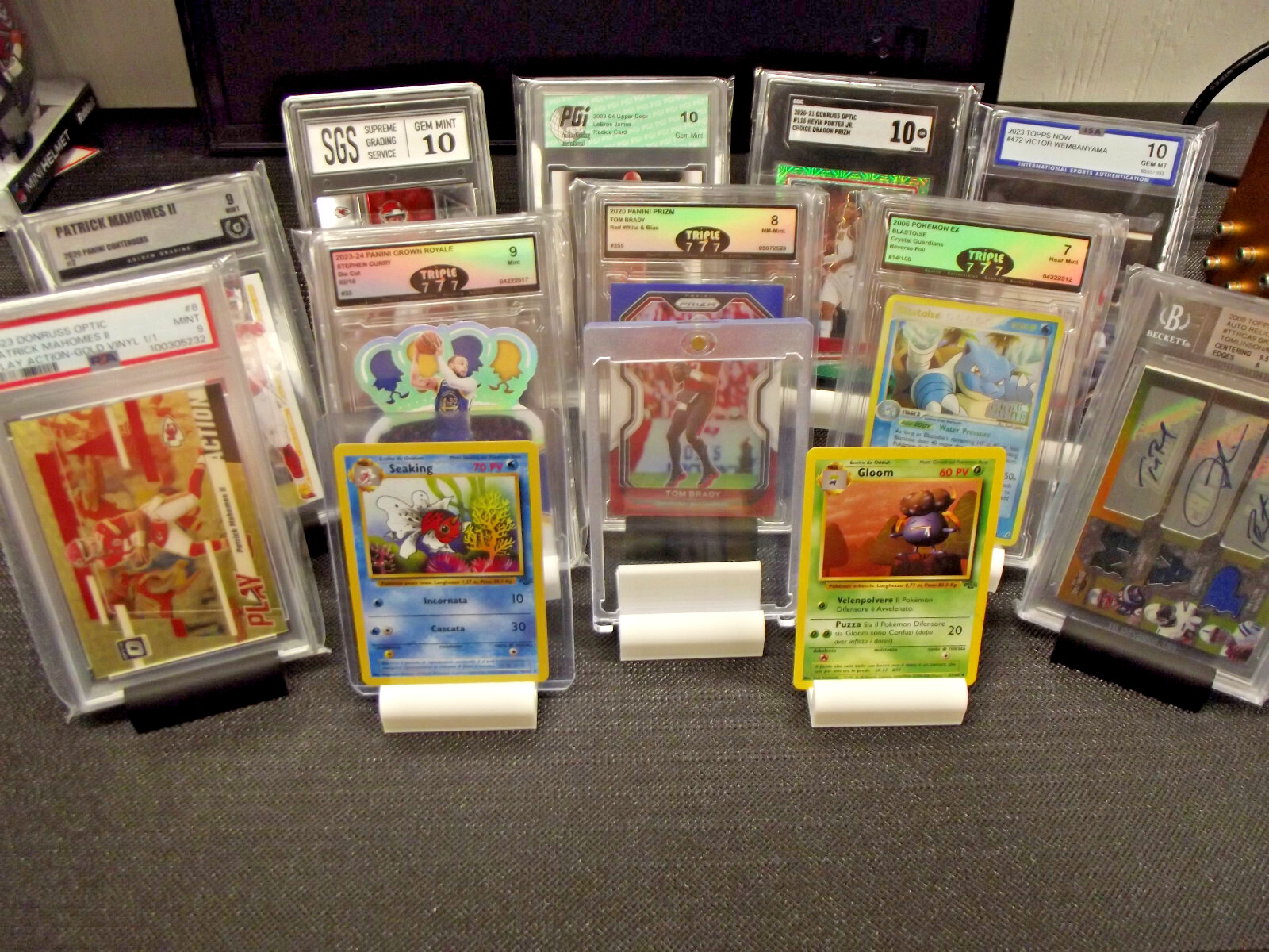 POKEMON 5x Card Stand Holder PSA Display 🔥UNIVERSAL🔥 Top loader & Slabs