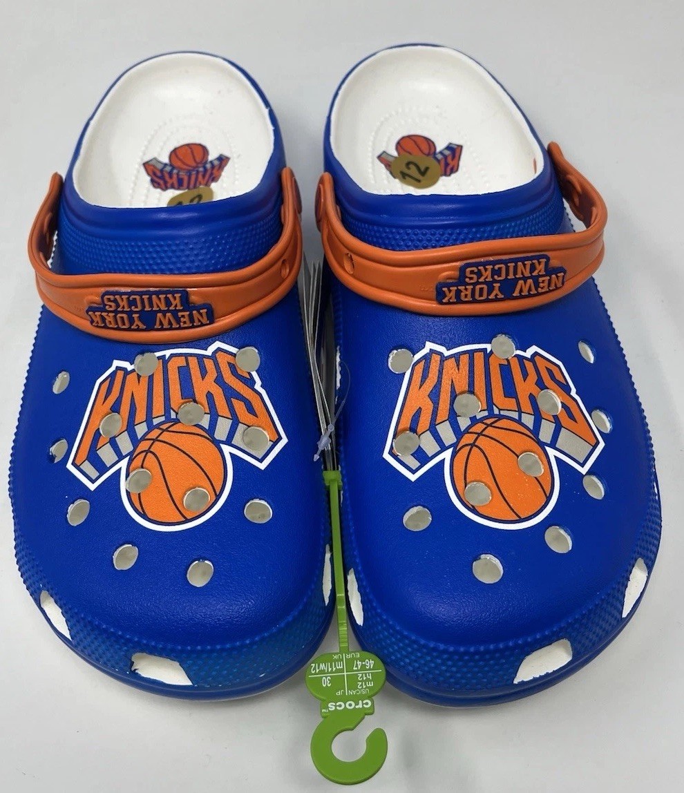 Crocs NBA New York Knicks Classic Clogs 208862-100 Basketball Mens Size 12 NEW