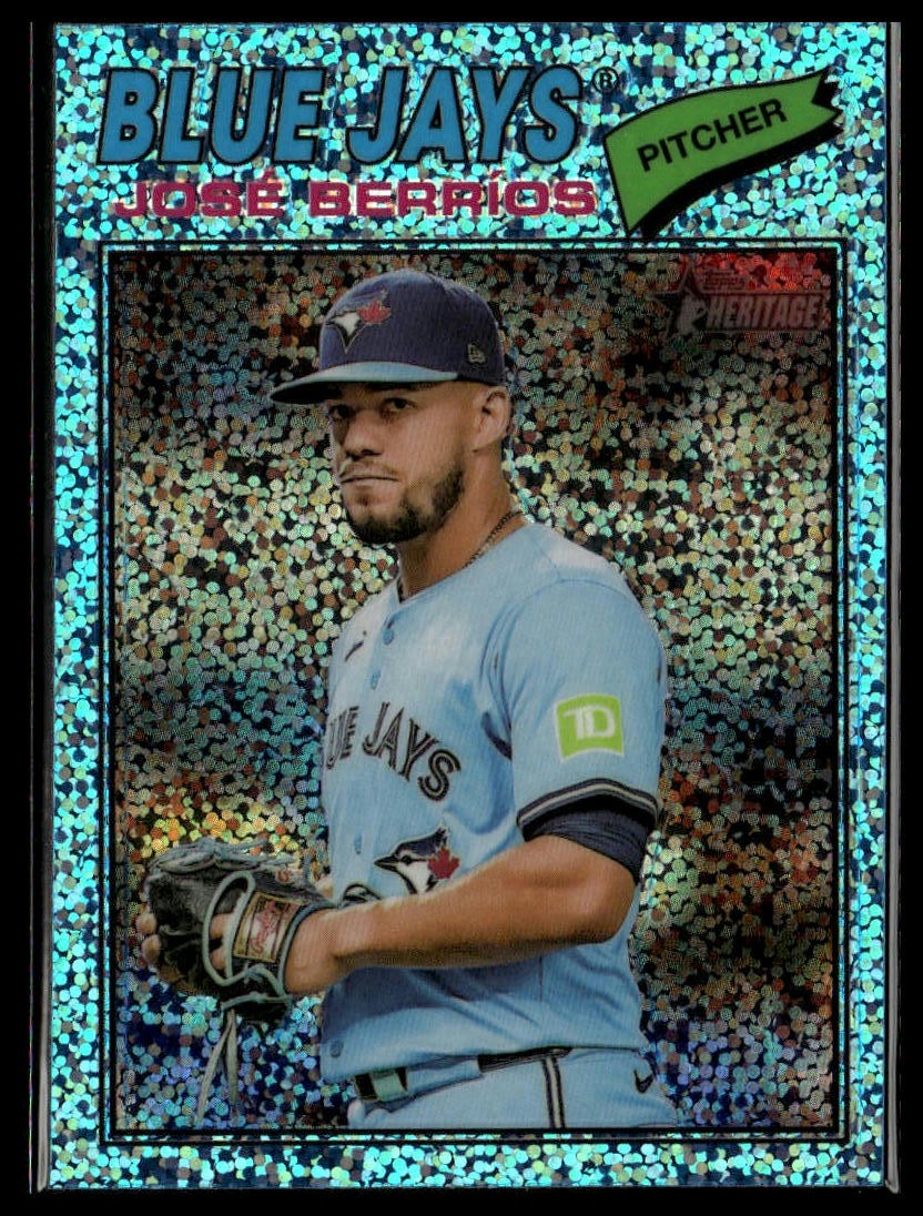 2026 Topps Heritage #56 José Berríos Chrome Light Blue Sparkle Refractors