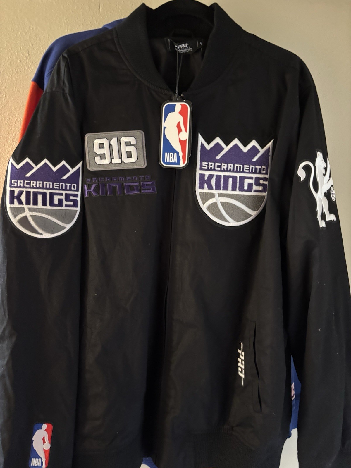 Pro Standard Sacramento Kings NBA Jacket Black 916 Patch NBA Logo Basketball