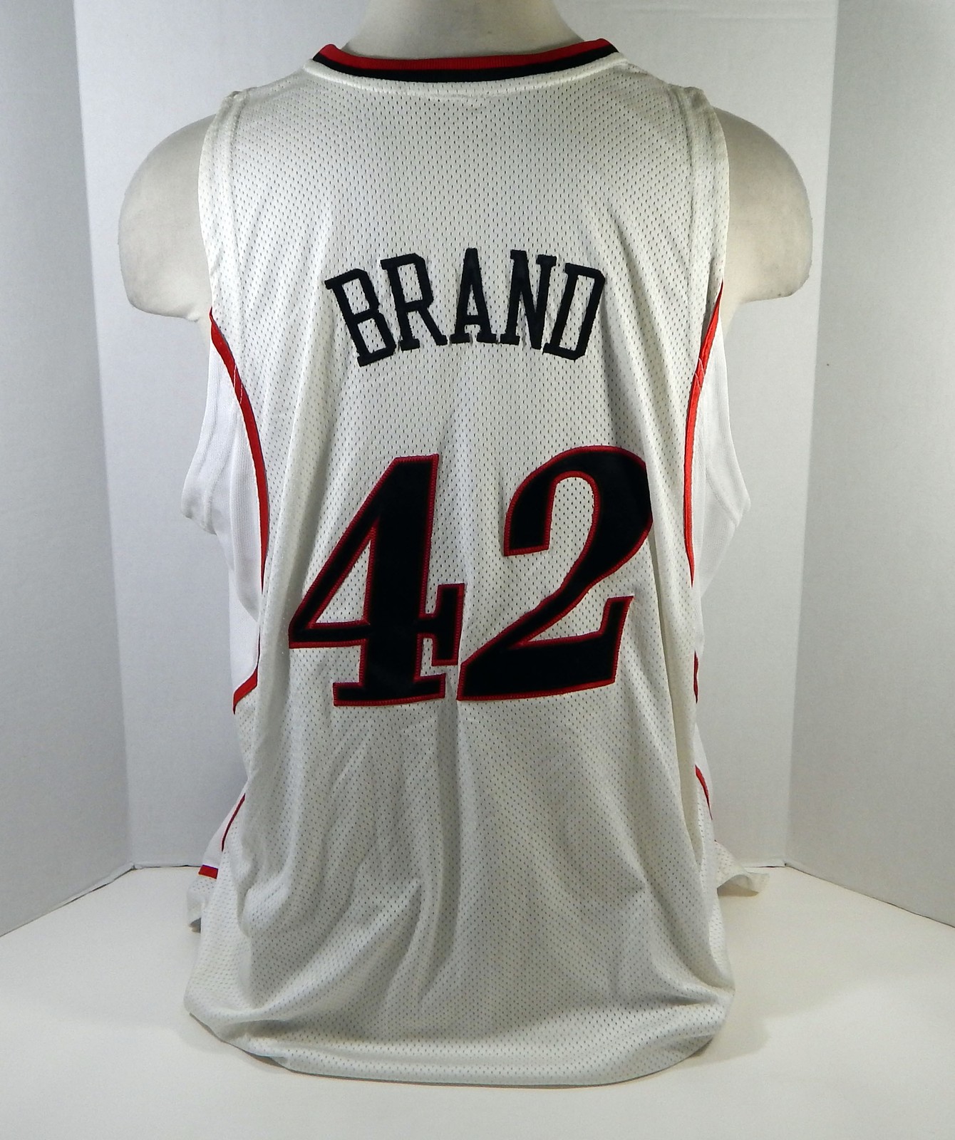 2008-09 Philadelphia 76ers Elton Brand #42 Game Issued White Jersey 50 DP15821