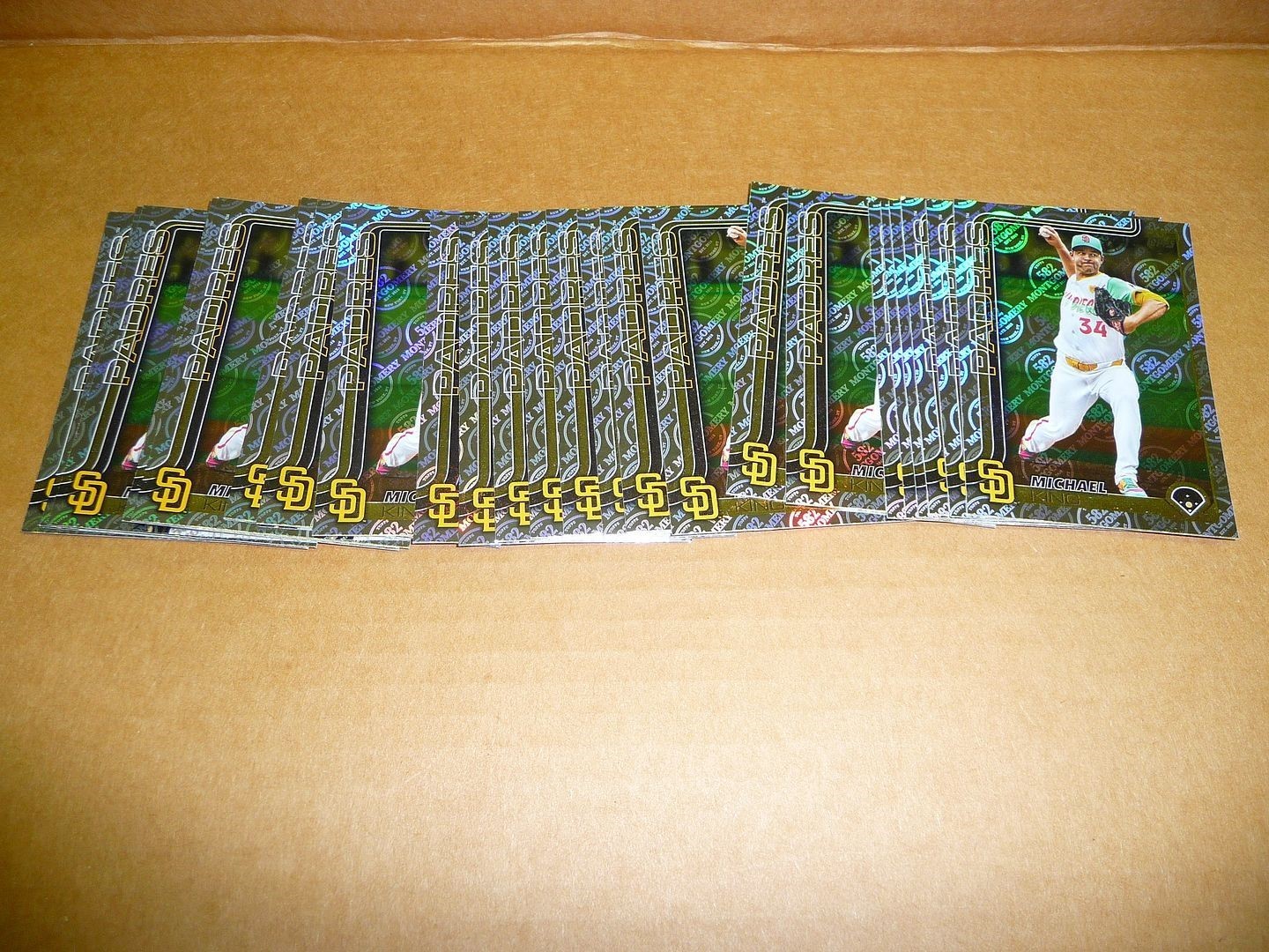 2025 Topps 582 MONTGOMERY CLUB FOIL LOT OF 30 CARDS MICHAEL KING PADRES #195