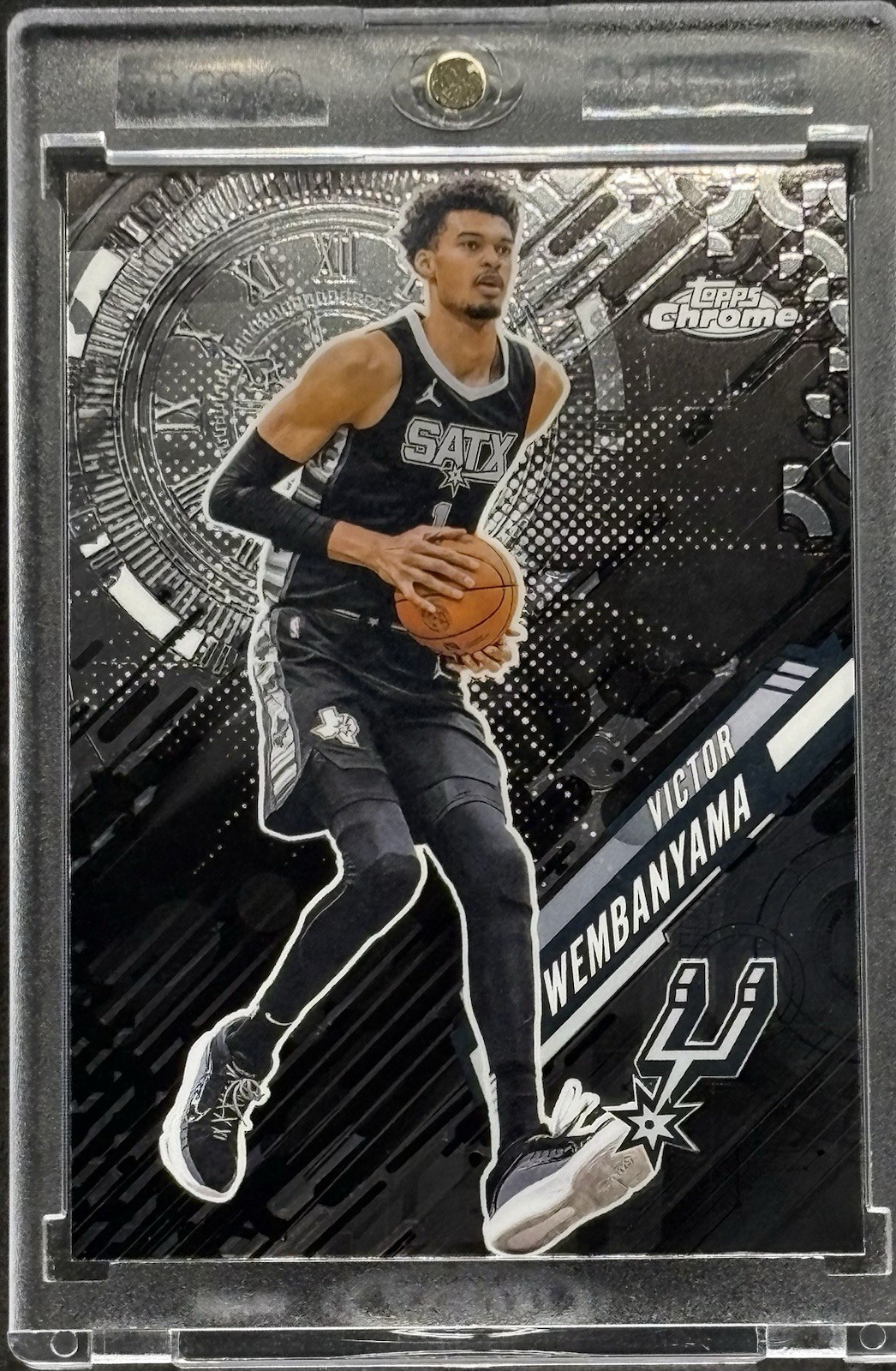 Victor Wembanyama RARE BLACK CHROME CARD TOPPS CHROME SPURS MINT