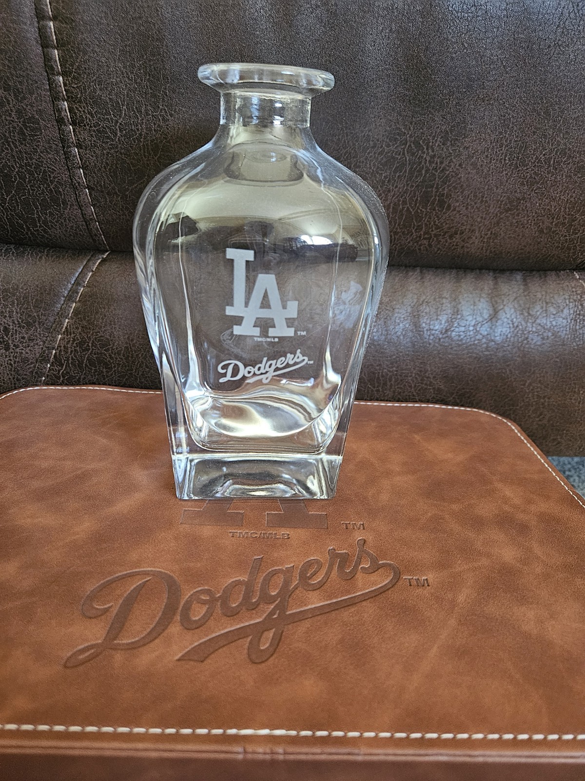 LA Dodgers Whiskey Set 2 LA Glasses, LA Decanter, Ice Cubes “As Is”