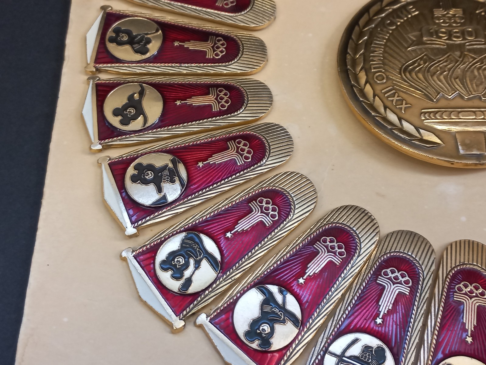 Vintage Badges Olympic Bear 1980, Full Set 25 pcs,USSR Olympic Bear,Moscow 80