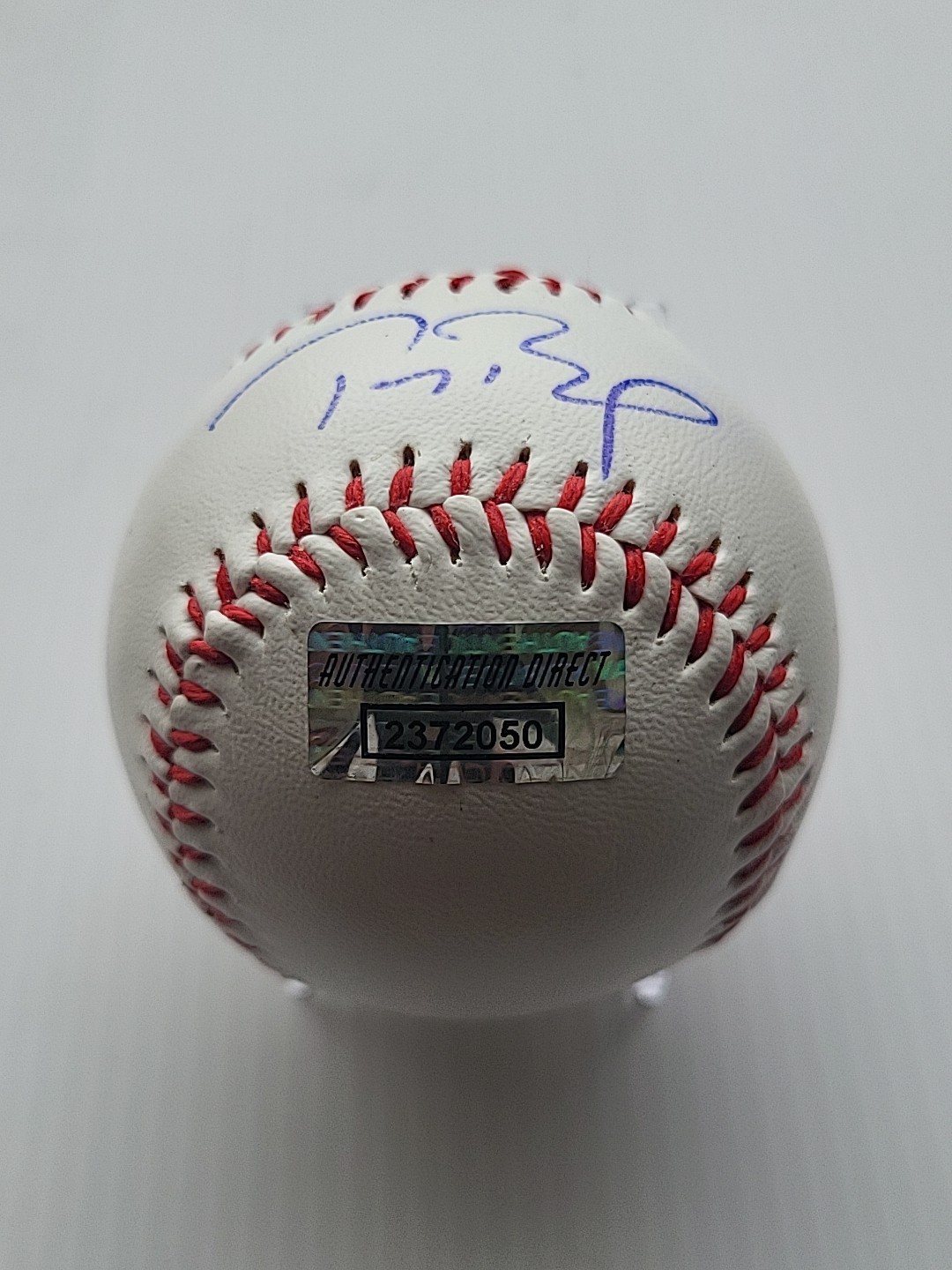 TOM BRADY Hand-Signed Autographed Baseball W/COA and Protective Case (PATRIOTS)