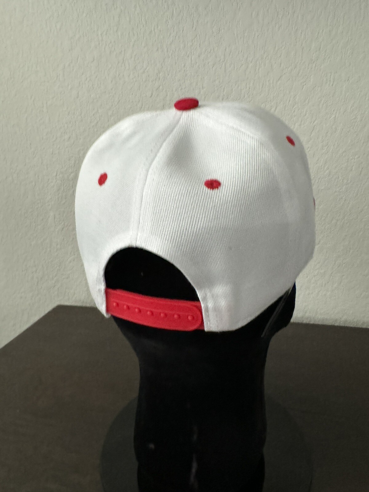 OLD CLASSIC THROWBACK RETRO CHIEF WAHOO LOGO INDIANS SNAPBACK HAT RED WHITE NWT