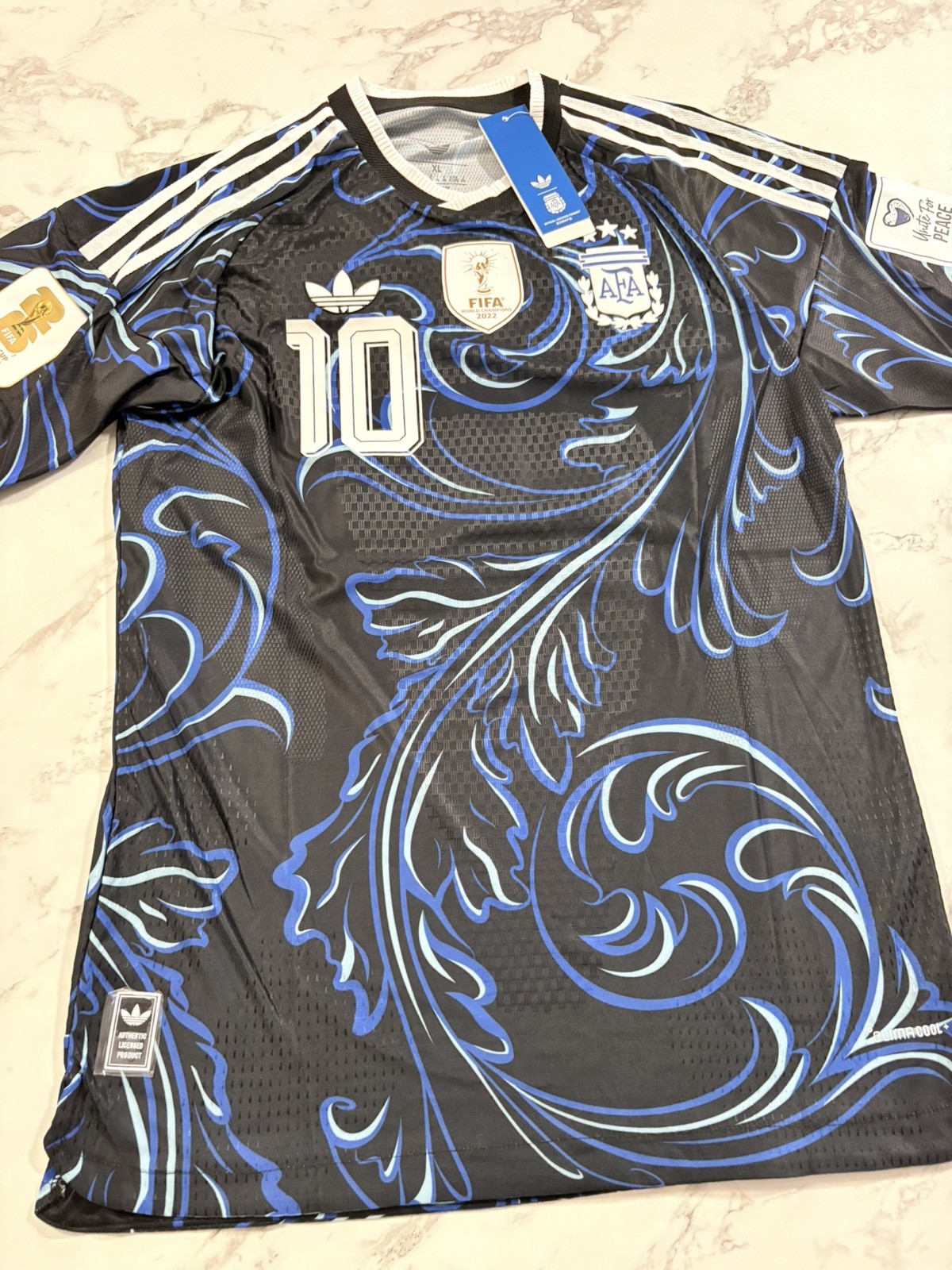 Argentina 2026 Away Messi #10 Player Version World Cup Patch XL (Fits Like L)