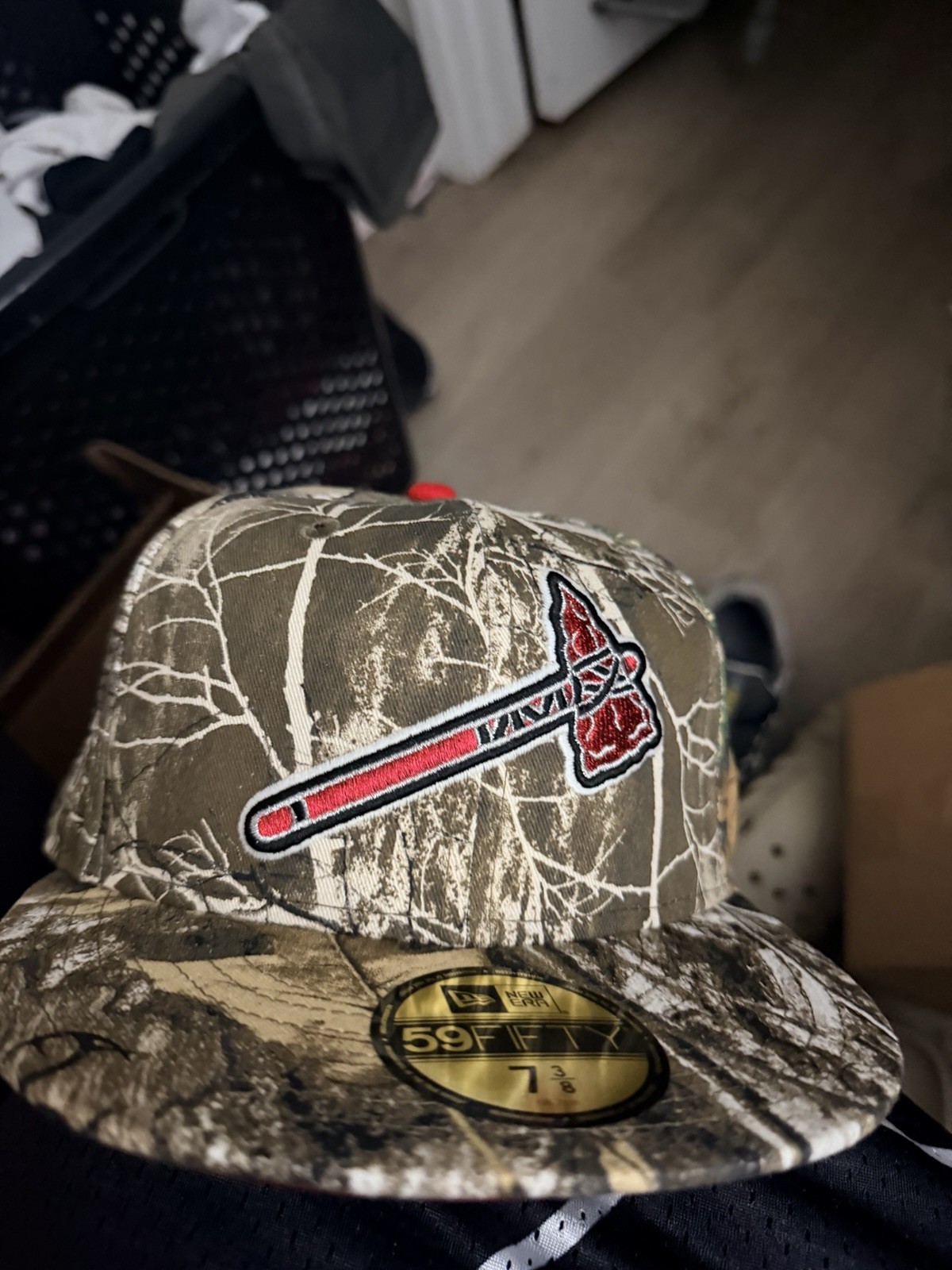 New Era Atlanta Braves 59Fifty Fitted Hat Cap Size 7 3/8 Glow In The Dark