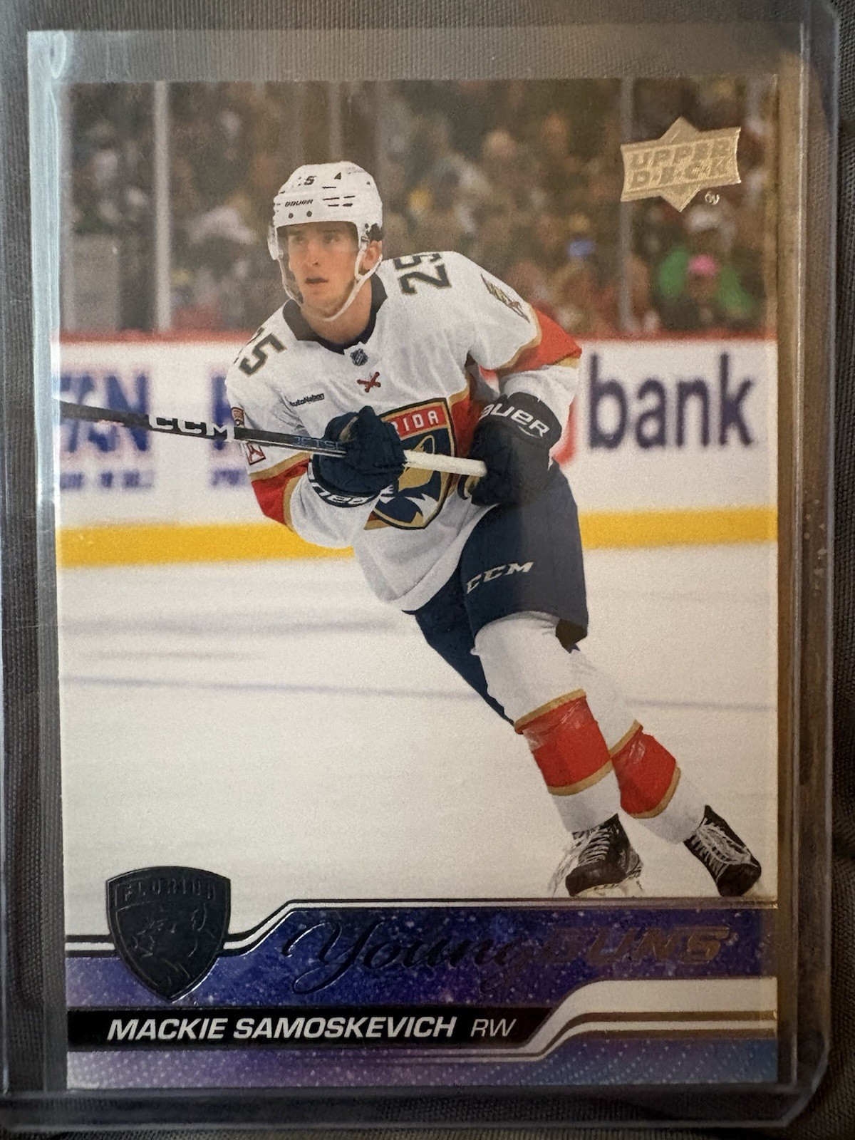2023-24 Upper Deck Series 2 – Young Guns Mackie Samoskevich #464 (RC)