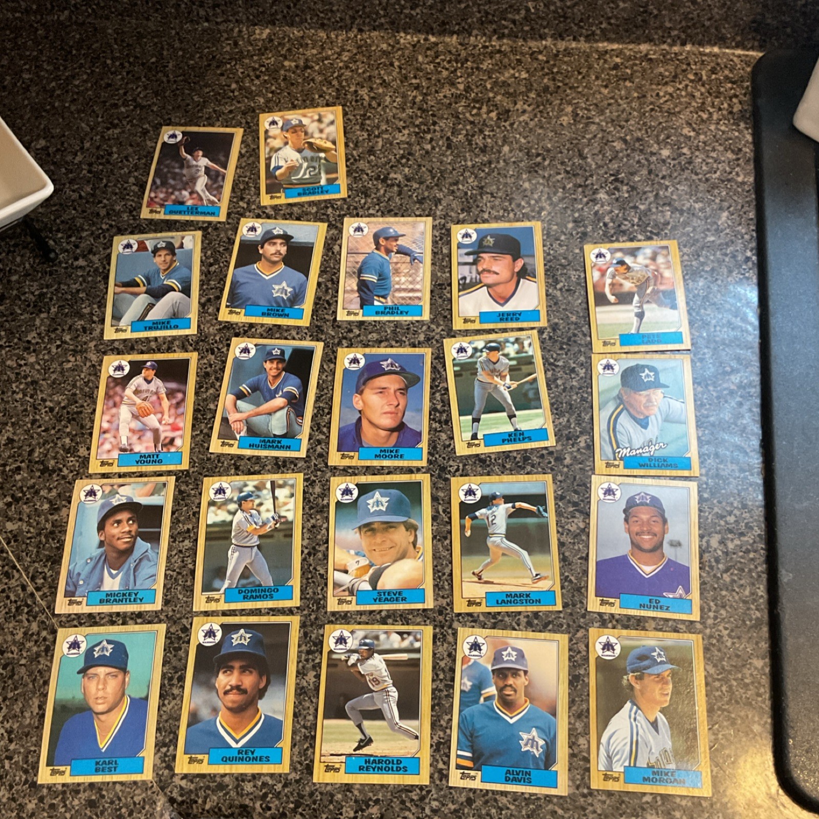 Topps 1987 Seattle Mariners Baseball Card Lot 22 Cards Multiple Players