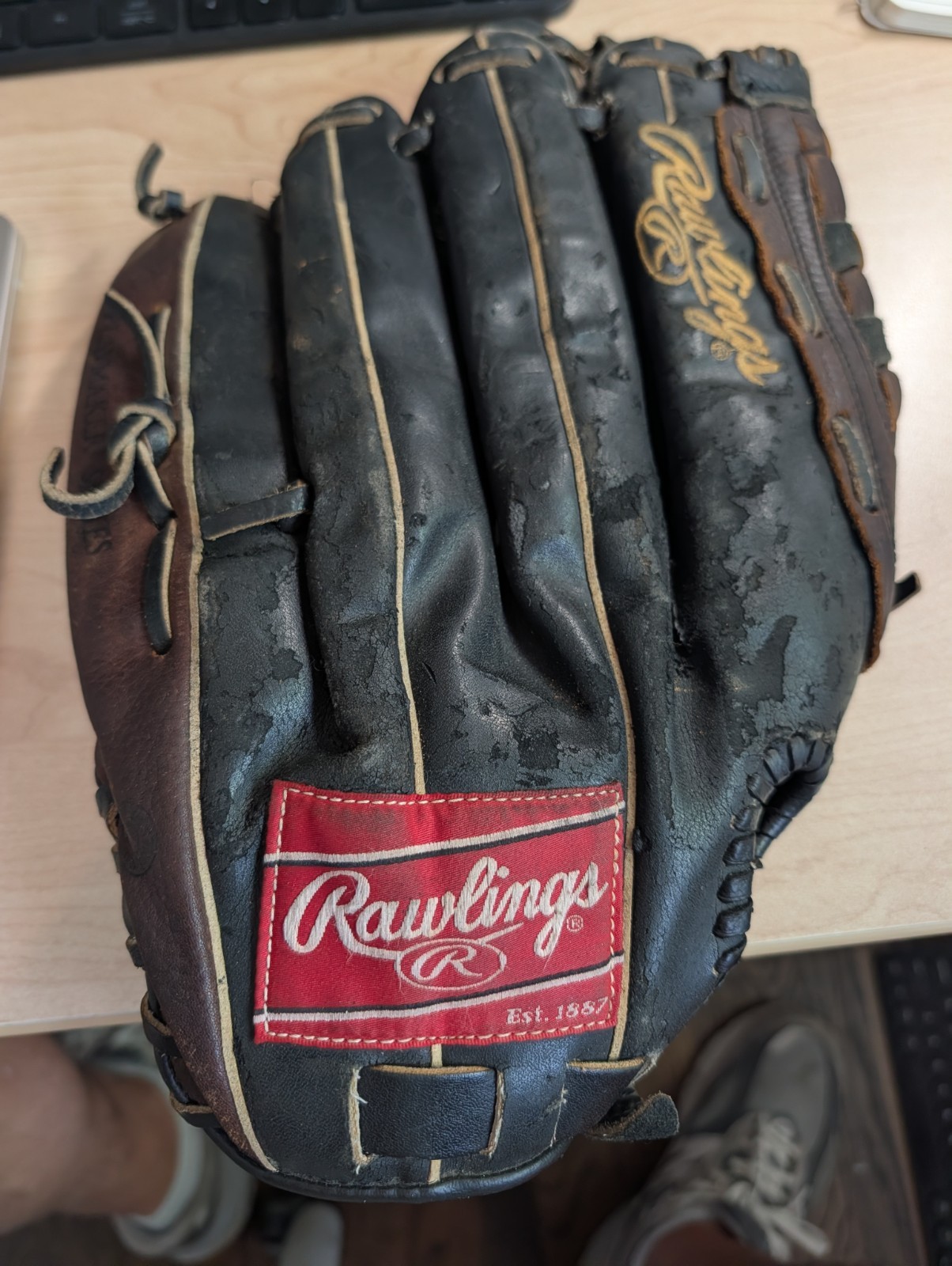 **Vintage Rawlings Playmaker Baseball Glove**