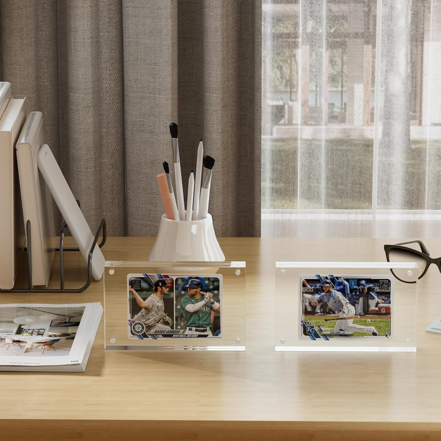 Single Card Display Case, Transparent Card Display Clear Card Stands, 35PT Acryl