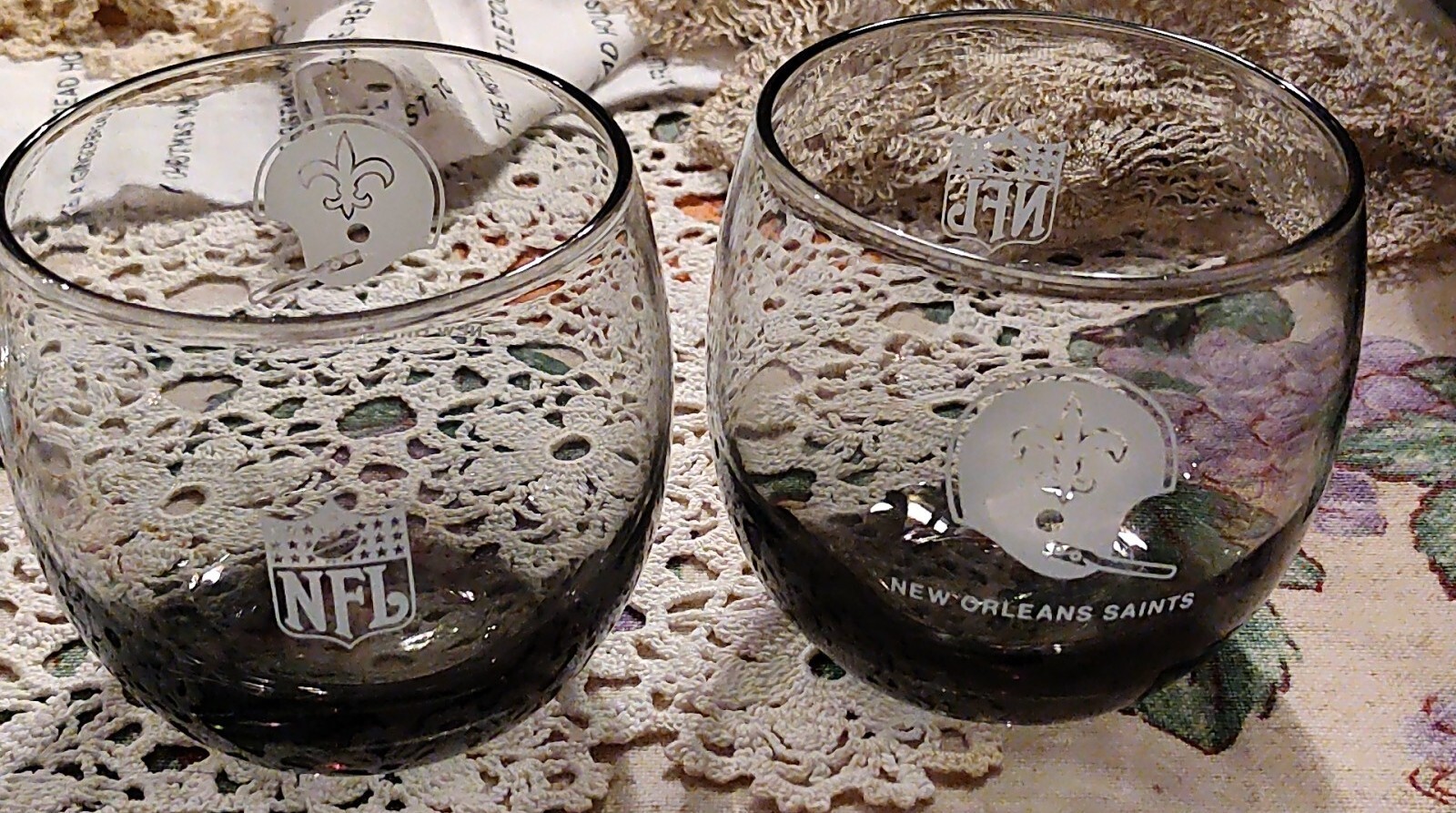 Vntg (2) Smoky Etched NFL New Orleans Saints Low Ball Glasses/Holds 8 Ounces