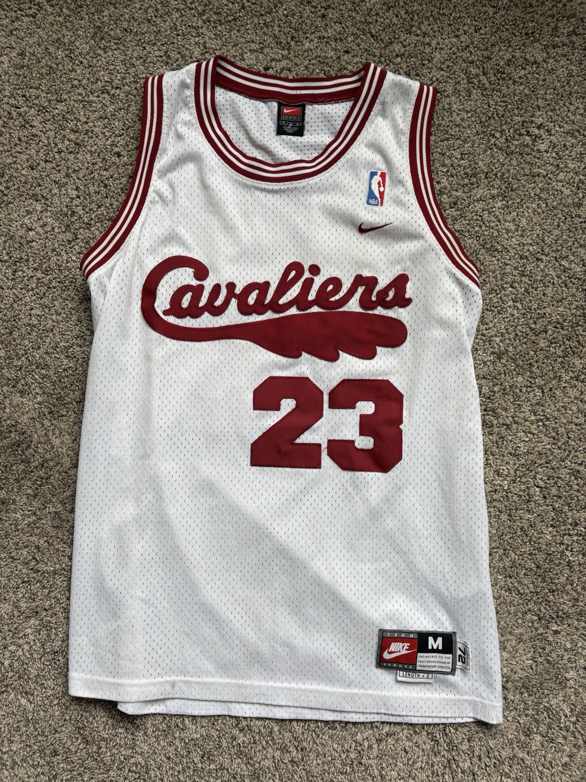 NIKE 2004 LEBRON JAMES CLEVELAND CAVALIERS 1972 THROWBACK JERSEY SIZE MEDIUM