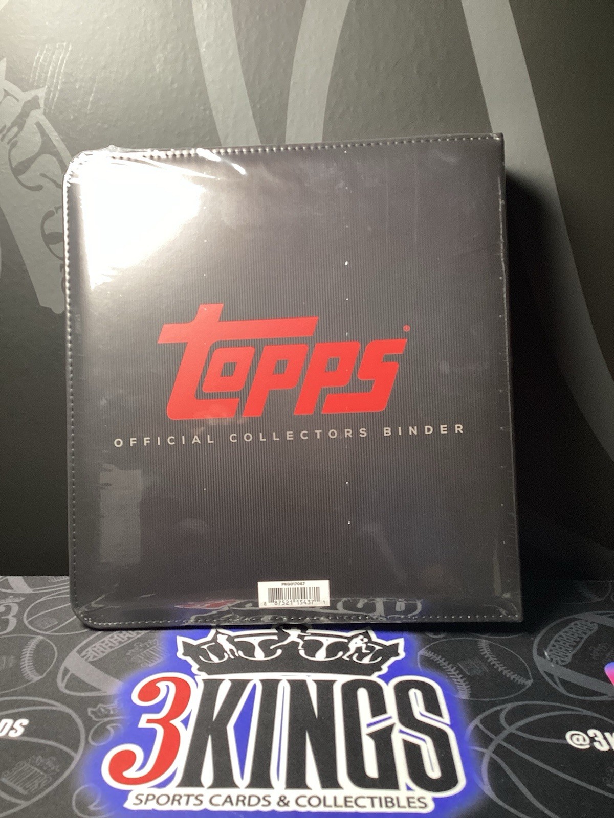 Topps Official 3-Ring Collector Binder + 20 Pages Holds 360 Cards – Black