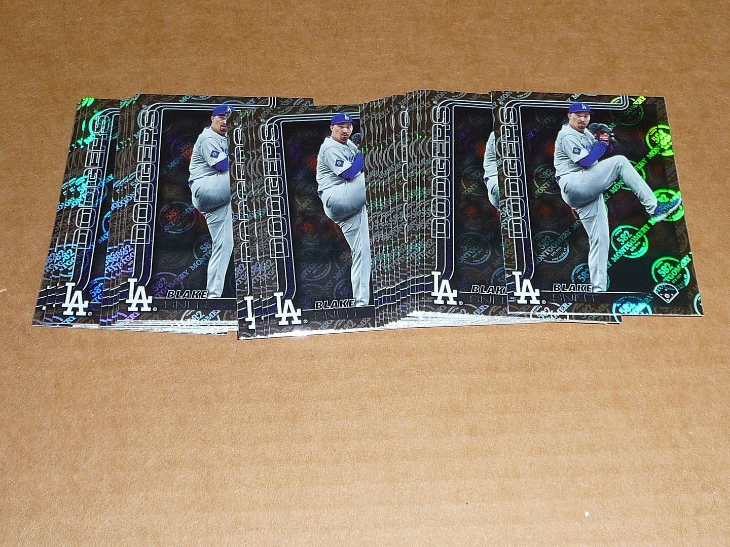 2025 Topps 582 MONTGOMERY CLUB FOIL LOT OF 28 CARDS BLAKE SNELL DODGERS #676