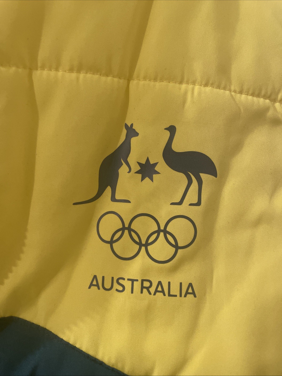 NEW Team Australia Olympic Team AOC Golf Supporter puffer Vest Mens Medium NWT