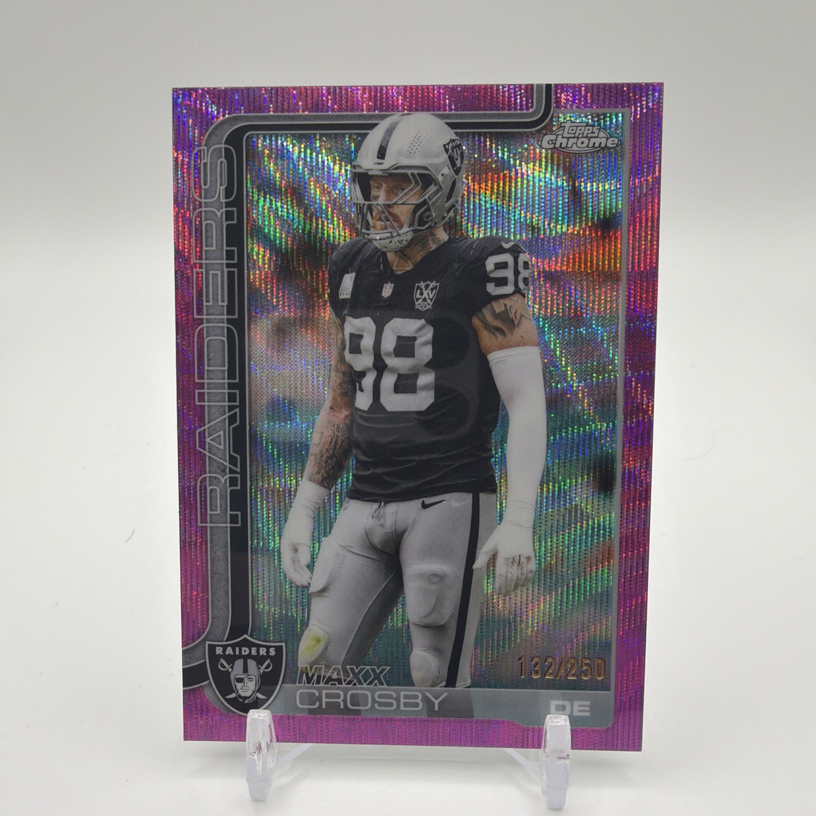 Maxx Crosby 2025 Topps Chrome Pink Wave Refractor /250 #180 – Las Vegas Raiders