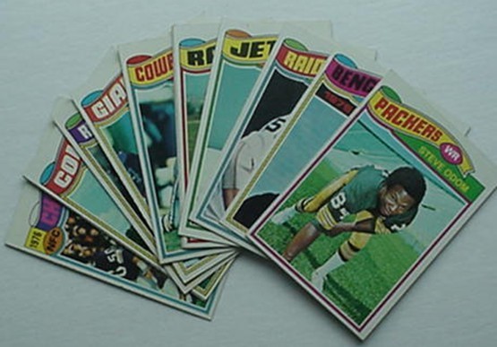 1977 TOPPS FOOTBALL CARD SINGLES (265-528) 50¢ EACH w/DISCOUNT / $3.00 MINIMUM**