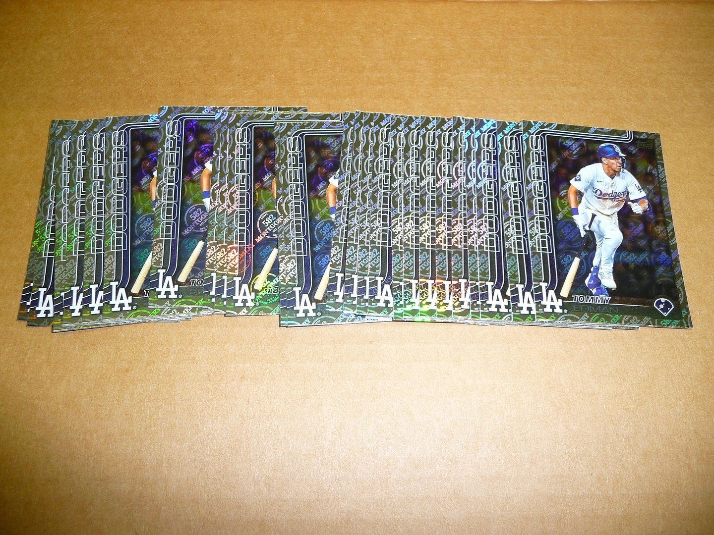 2025 Topps 582 MONTGOMERY CLUB FOIL LOT OF 33 CARDS TOMMY EDMAN DODGERS #214