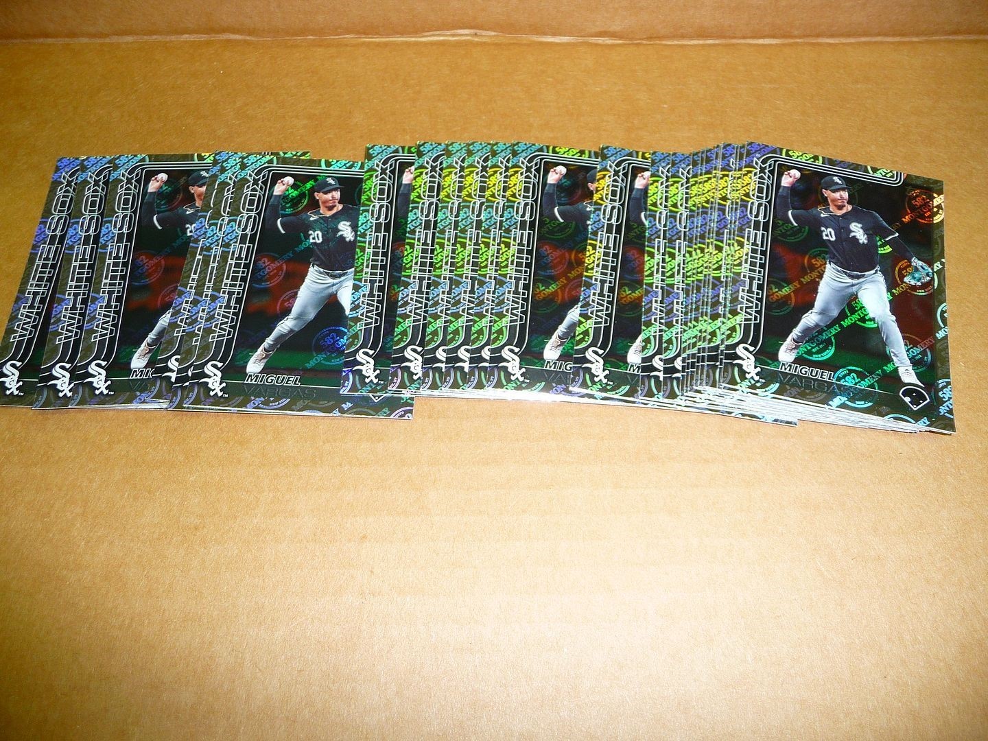 2025 Topps 582 MONTGOMERY CLUB FOIL LOT OF 33 CARDS MIGUEL VARGAS WHITE SOX #190