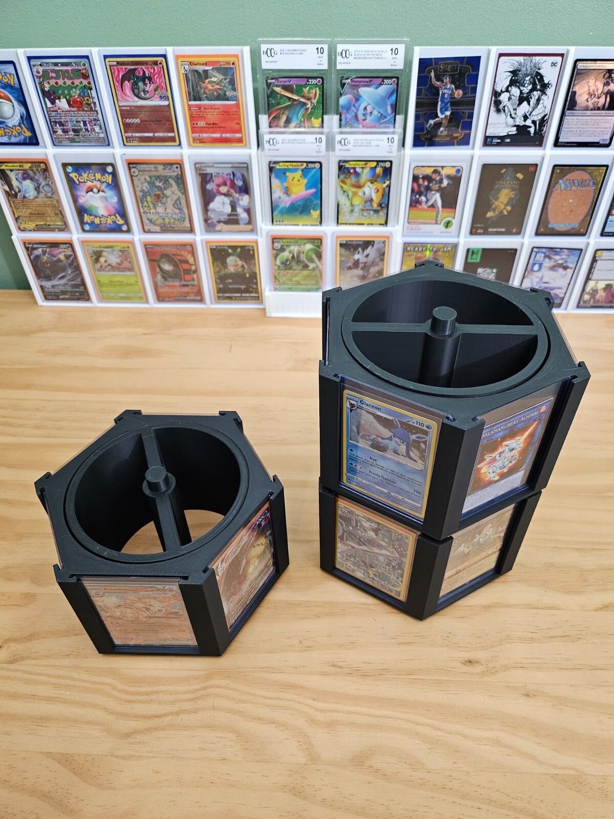 1x Spinning Stackable Trading Card Display Stand for 6 Toploaders Pokémon Sports