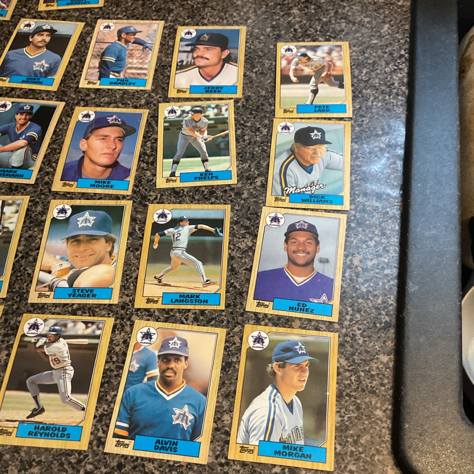 Topps 1987 Seattle Mariners Baseball Card Lot 22 Cards Multiple Players