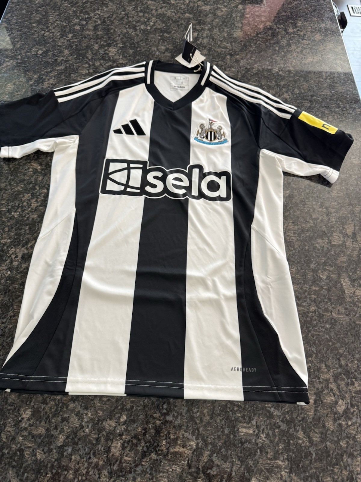Adidas Newcastle United FC 24/25 Home Authentic Jersey JJ4466 Men’s Size S